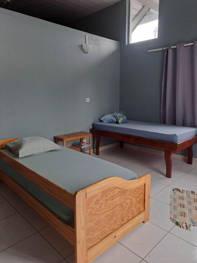 Hostel Laure Hebergement Loue Des Lits En Dortoir Faaa Exteriér fotografie